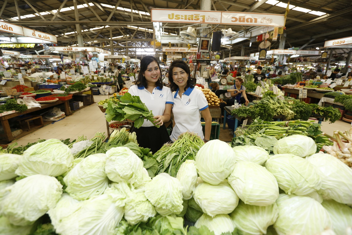 Ying Charoen Market 01